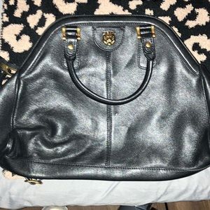 GUCCI*. Calfskin re belle med. black cnd- like new/no damage or wear,with strap.